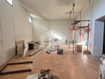 Capannone in Via Santa Maria del Pianto 88, Napoli (NA)