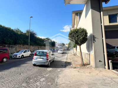 Capannone in Via Santa Maria del Pianto 88, Napoli (NA)