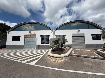 Edificio Commerciale con area parcheggio in Via Campana 185, Pozzuoli (NA)