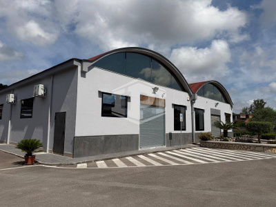 Edificio Commerciale con area parcheggio in Via Campana 185, Pozzuoli (NA)