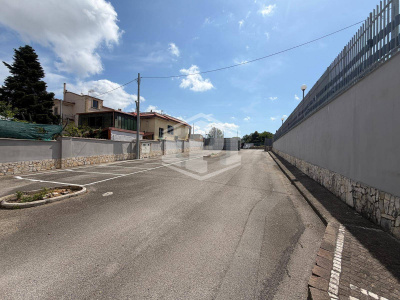 Edificio Commerciale con area parcheggio in Via Campana 185, Pozzuoli (NA)