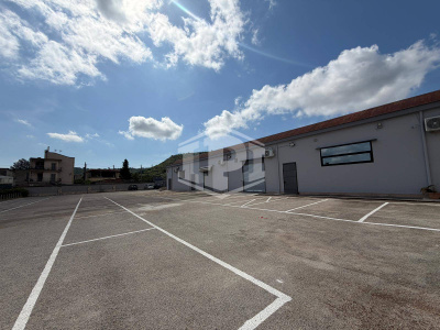 Edificio Commerciale con area parcheggio in Via Campana 185, Pozzuoli (NA)