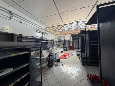 Edificio Commerciale con area parcheggio in Via Campana 185, Pozzuoli (NA)