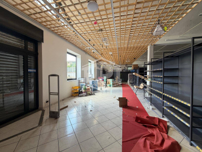 Edificio Commerciale con area parcheggio in Via Campana 185, Pozzuoli (NA)