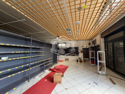 Edificio Commerciale con area parcheggio in Via Campana 185, Pozzuoli (NA)