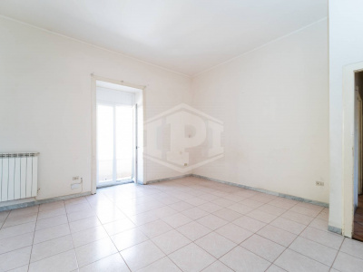 5 vani in Via G. Bausan 32, Napoli (NA)
