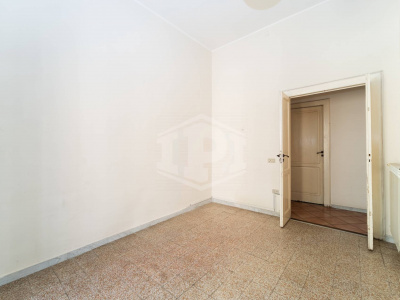 5 vani in Via G. Bausan 32, Napoli (NA)