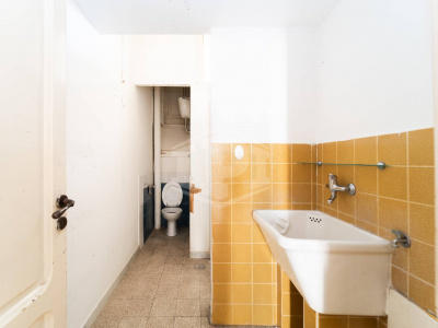 5 vani in Via G. Bausan 32, Napoli (NA)