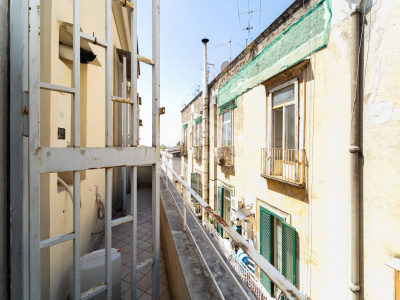 5 vani in Via G. Bausan 32, Napoli (NA)