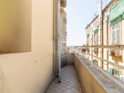 5 vani in Via G. Bausan 32, Napoli (NA)
