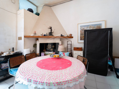 7 vani in Via A. Falcone 332, Napoli (NA)