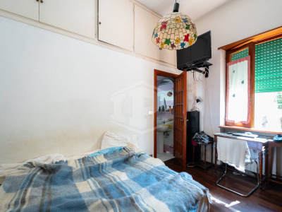 7 vani in Via A. Falcone 332, Napoli (NA)