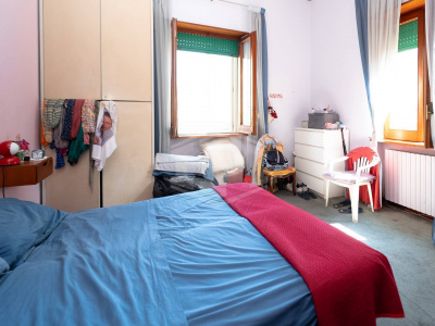 7 vani in Via A. Falcone 332, Napoli (NA)