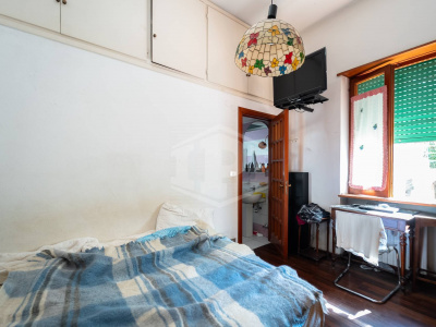 7 vani in Via A. Falcone 332, Napoli (NA)