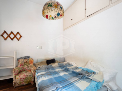 7 vani in Via A. Falcone 332, Napoli (NA)