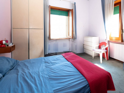 7 vani in Via A. Falcone 332, Napoli (NA)