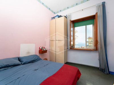 7 vani in Via A. Falcone 332, Napoli (NA)