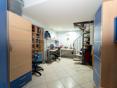 5 Vani in Via S. Caterina da Siena 73 , Napoli (NA)