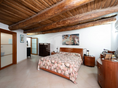 5 Vani in Via S. Caterina da Siena 73 , Napoli (NA)