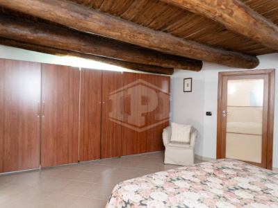 5 Vani in Via S. Caterina da Siena 73 , Napoli (NA)