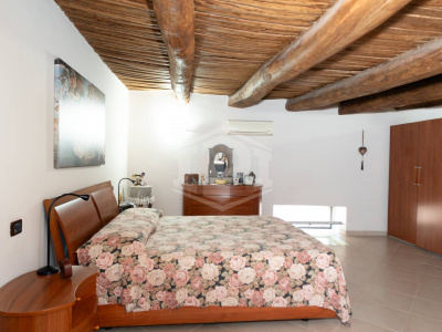 5 Vani in Via S. Caterina da Siena 73 , Napoli (NA)