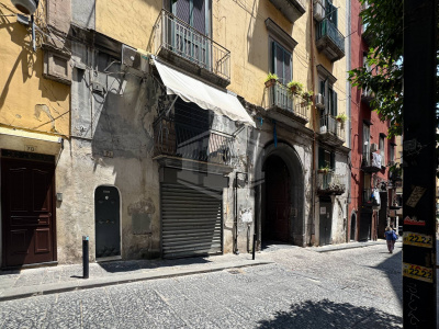 5 Vani in Via S. Caterina da Siena 73 , Napoli (NA)