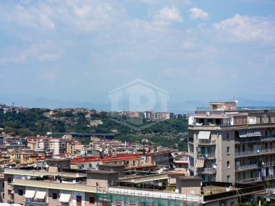 Trilocale con Terrazzo in Via M. Kerbaker 86, Napoli (NA)