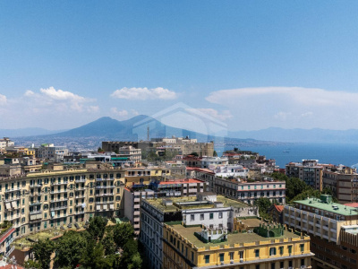 Trilocale con Terrazzo in Via M. Kerbaker 86, Napoli (NA)