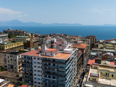 Trilocale con Terrazzo in Via M. Kerbaker 86, Napoli (NA)