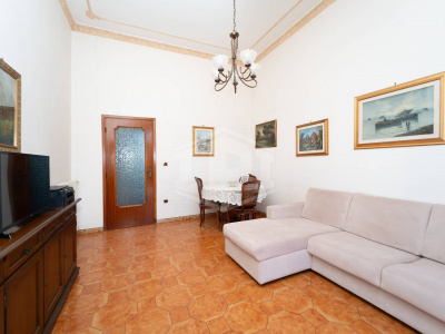 Ampio Trilocale in Via Diocleziano 106, Napoli (NA)