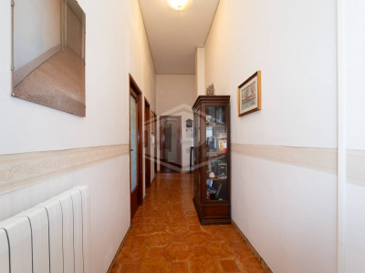 Ampio Trilocale in Via Diocleziano 106, Napoli (NA)