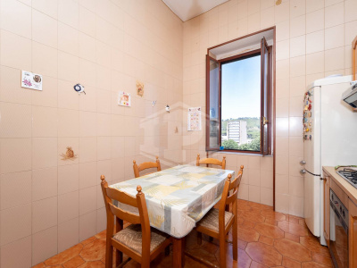 Ampio Trilocale in Via Diocleziano 106, Napoli (NA)