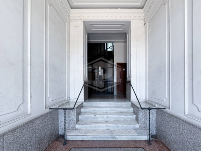 Ampio Trilocale in Via Diocleziano 106, Napoli (NA)