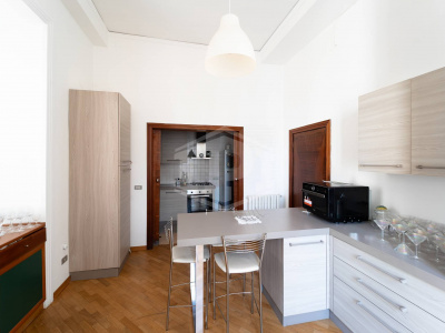 Nuda Proprietà con Terrazzo in Via T. Tasso 175, Napoli (NA)