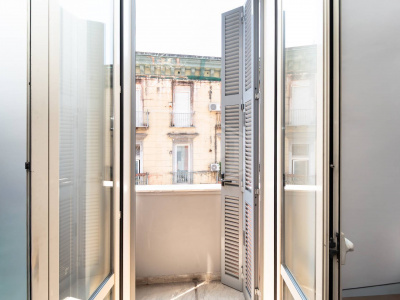 Nuda Proprietà con Terrazzo in Via T. Tasso 175, Napoli (NA)
