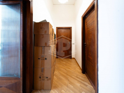 Nuda Proprietà con Terrazzo in Via T. Tasso 175, Napoli (NA)