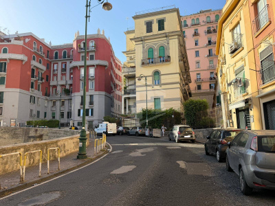 Ampio Locale Uso Garage in Via T. Tasso 169, Napoli (Na)