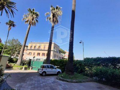 Ampio bilocale, Piazzetta Santo Stefano al vomero 1-2 (NA)