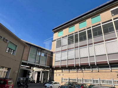 Ampio ufficio in Via S. Maria del Pianto 88, Napoli (NA)