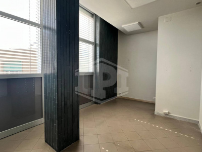 Ampio ufficio in Via S. Maria del Pianto 88, Napoli (NA)