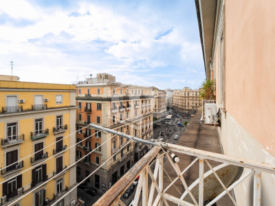 Ampio Bilocale con terrazzo in Corso Umberto I 22, Napoli (NA)