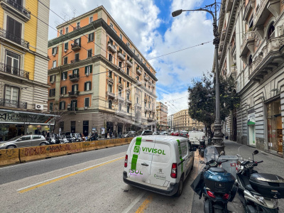 Ampio Bilocale con terrazzo in Corso Umberto I 22, Napoli (NA)