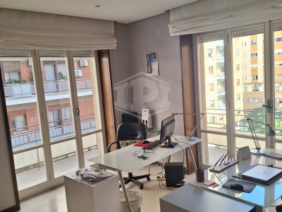 Ampio Ufficio in Via Ponte di Tappia 47, Napoli (NA)