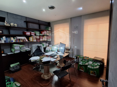 Ampio Ufficio in Via Ponte di Tappia 47, Napoli (NA)