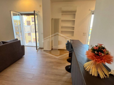 Ampio Trilocale in Via G. Santacroce 25, Napoli (NA)