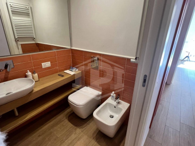 Ampio Trilocale in Via G. Santacroce 25, Napoli (NA)