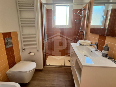 Ampio Trilocale in Via G. Santacroce 25, Napoli (NA)