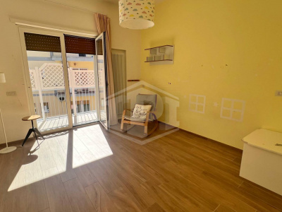 Ampio Trilocale in Via G. Santacroce 25, Napoli (NA)