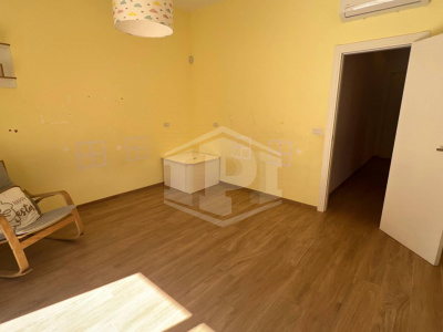 Ampio Trilocale in Via G. Santacroce 25, Napoli (NA)
