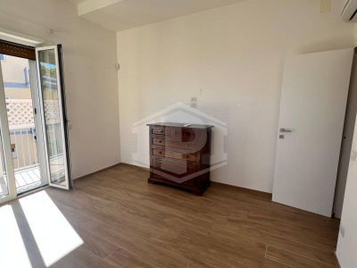 Ampio Trilocale in Via G. Santacroce 25, Napoli (NA)